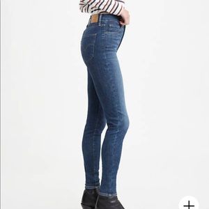 Levi’s 720 high rise super skinny